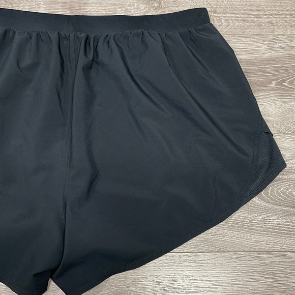 Under Armour Mesh Detail Moisture Wicking Unlined Fly By 2.0 Running Shorts 3X - Picture 16 of 16